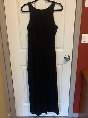 Newport News Black Sleeveless Maxi Dress